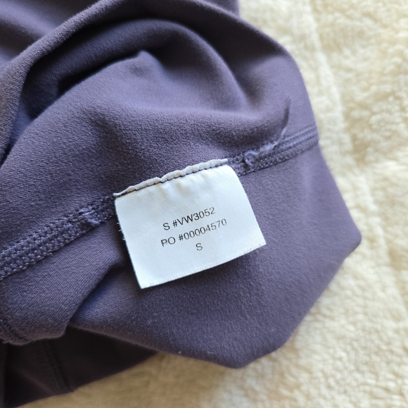 Vuori AllTheFeels Short 4" Women Size S Gym Sporty Lilac Color - Picture 10 of 10